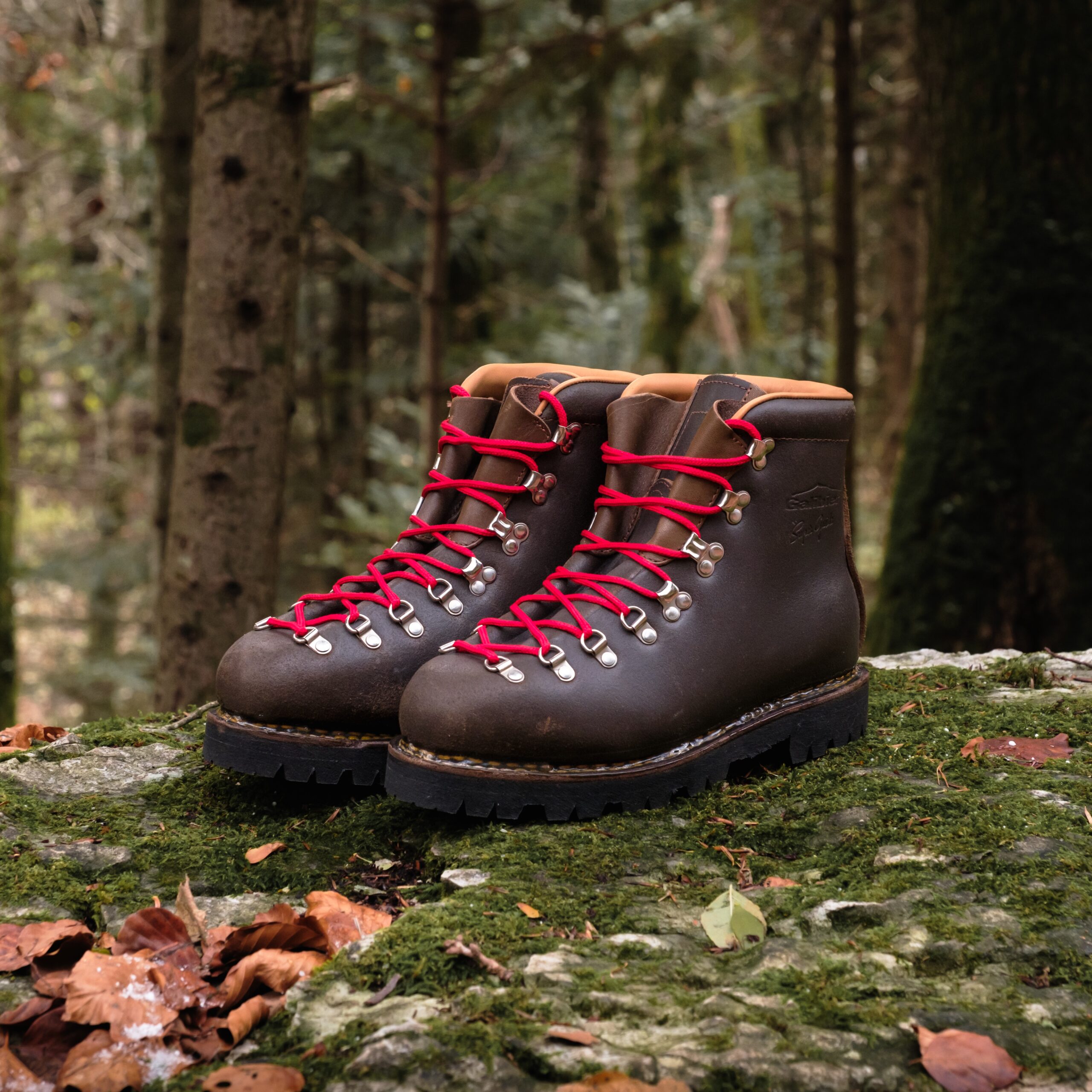 Galibier Super Guide traditional mountaineering boot for men, made from stiff leather with double Norwegian stitching.