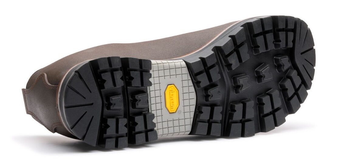 Super Rando Low - Coupe technique d'une semelle Vibram Galibier montrant la coque Durastep et l'amorti SpringLug intégré.