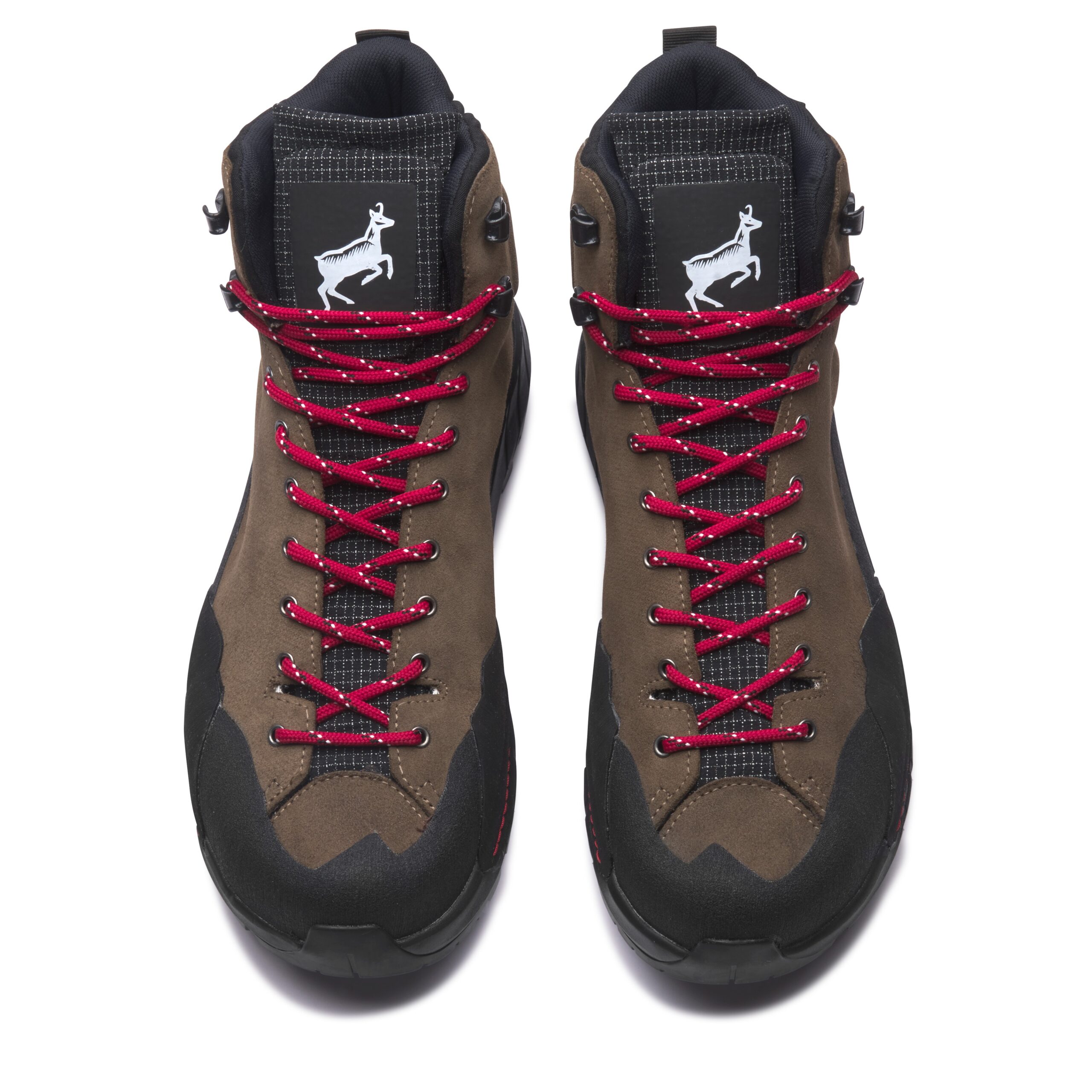 Chaussure d'approche en cuir Perwanger tige moyenne (mid), finitions haut de gamme et couture rouge contrastée.