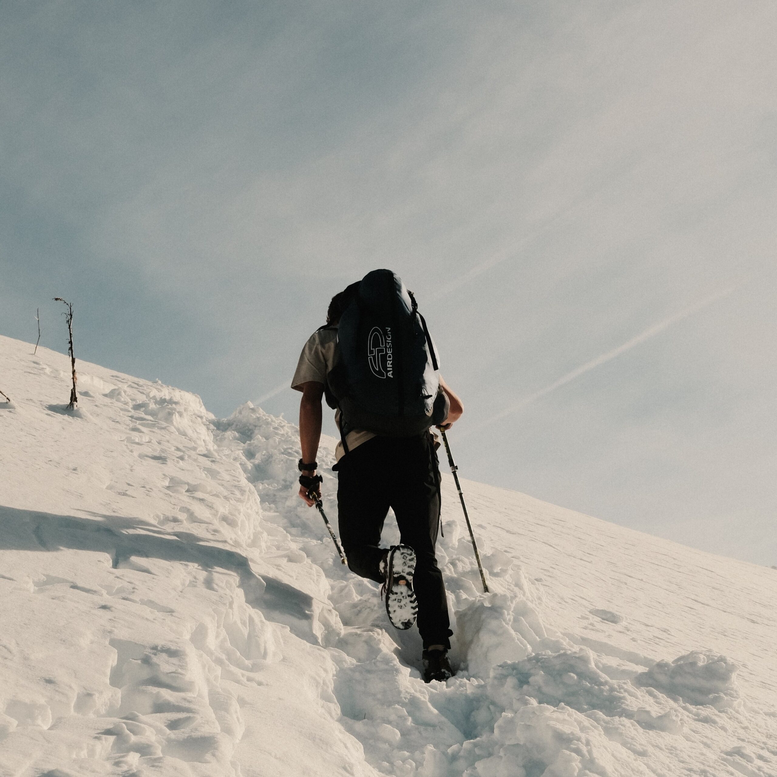 Gros plan sur une chaussure de randonnée Galibier en cuir avec membrane Sympatex et semelle Vibram SpringLug, montrant la robustesse et les crampons.