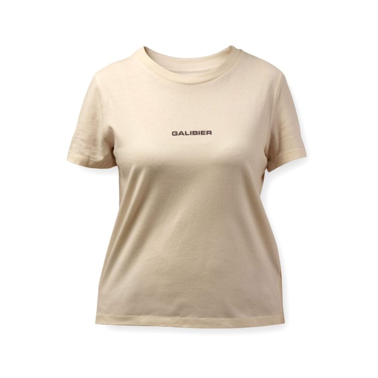 T-shirt outdoor femme Galibier beige col rond en coton avec logo violet centré sur la poitrine, vue de face.